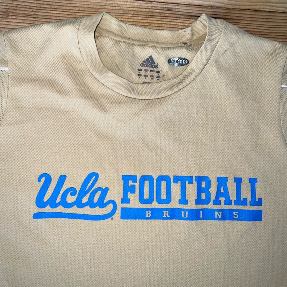 Men’s Size Large UCLA Football Short-Sleeve Tee-Shirt - Picture 2 of 2